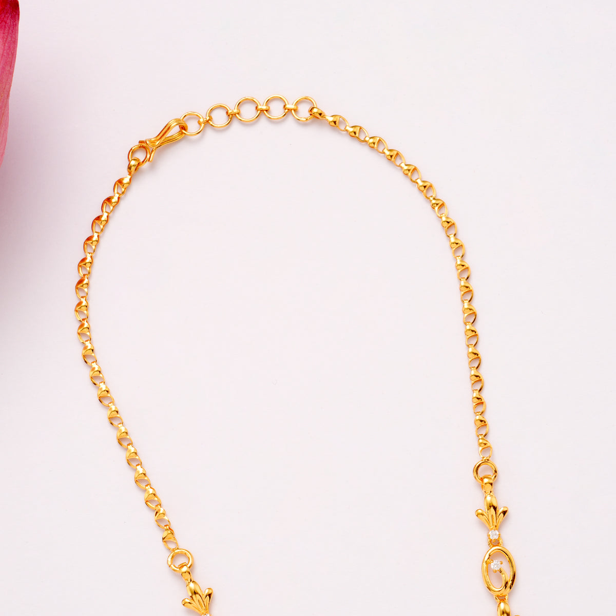 Classic Feather Pattern Golden Necklace Set