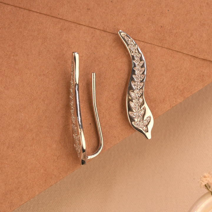 Dazzling Leaf Design Silver Curved Ear Stud