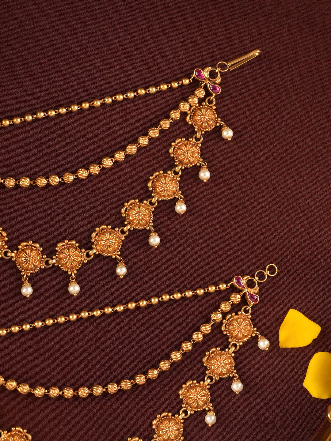 Trendy Floral Pearl Drop Mattal