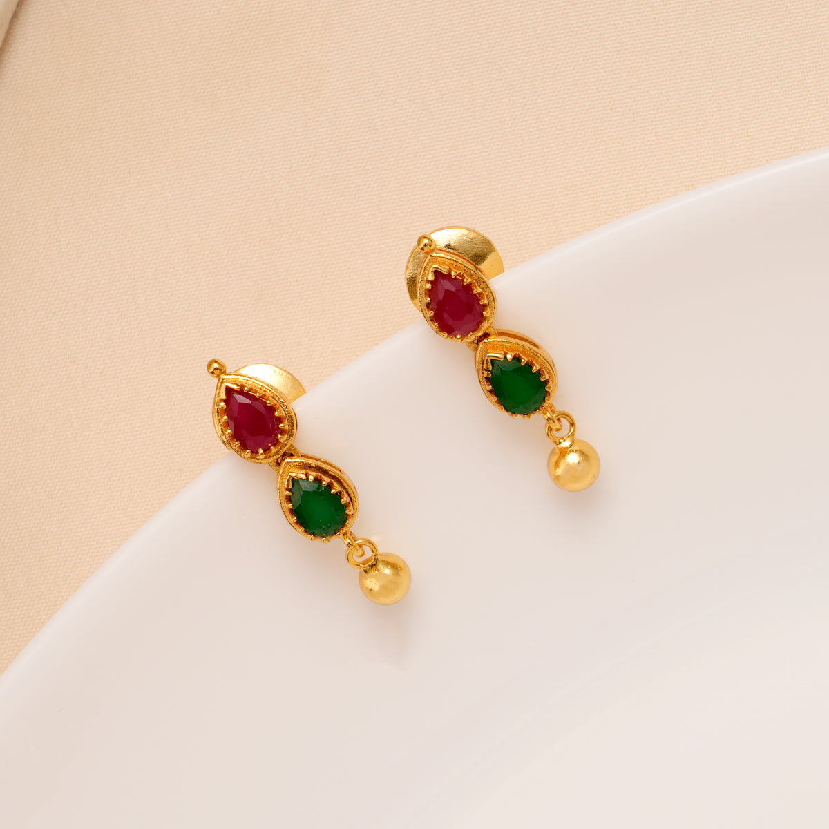 Emerald Blossom Leaf with Golden Balls Necklace Set