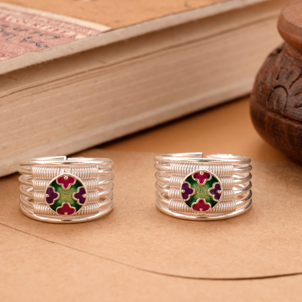 Elegant Spiral Enamel Design Silver Toe Ring