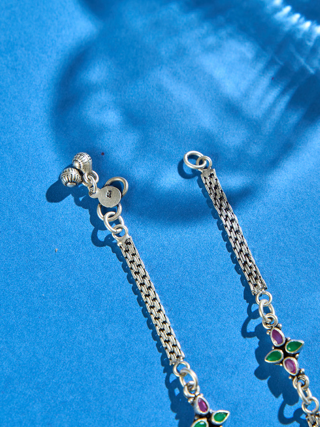 Emerald Crown Loop Antique Anklet