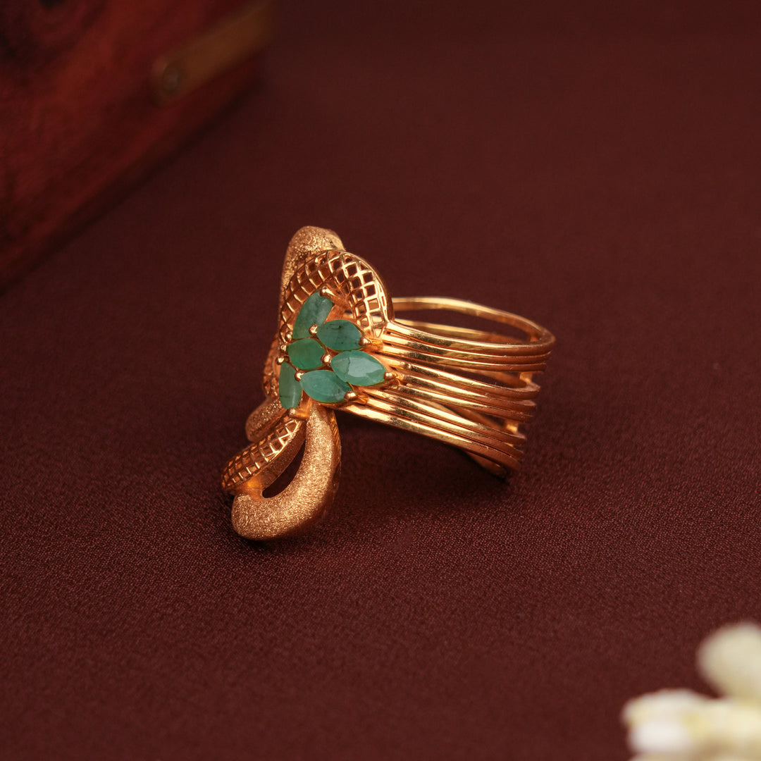 Elegant Flower Swirl Design Gold Ring