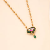 Antique Kemp Bird Pendant Golden Necklace Set