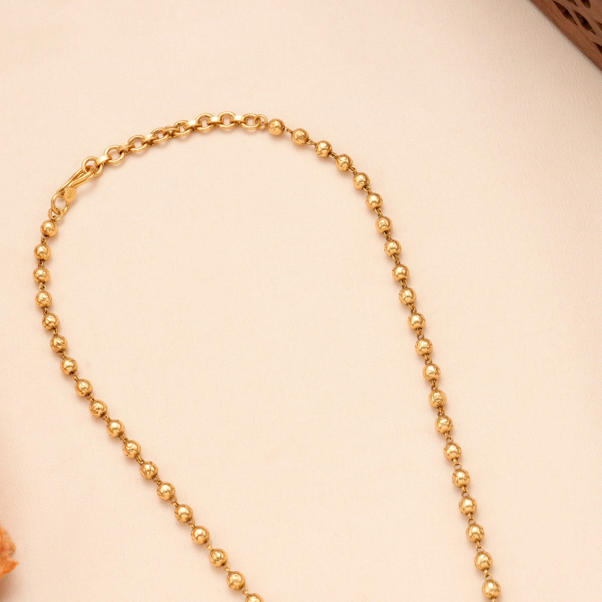 Antique Kemp Bird Pendant Golden Necklace Set