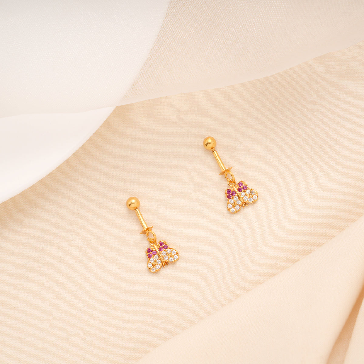 Trendy Butterfly With Dual Stone Golden Koppu