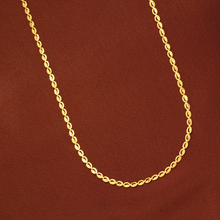 Elegant Oval Shaped Design Gold Chain