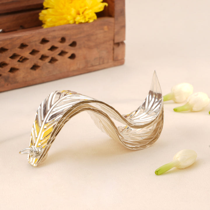 Elegant Silver Leaf Kalasam