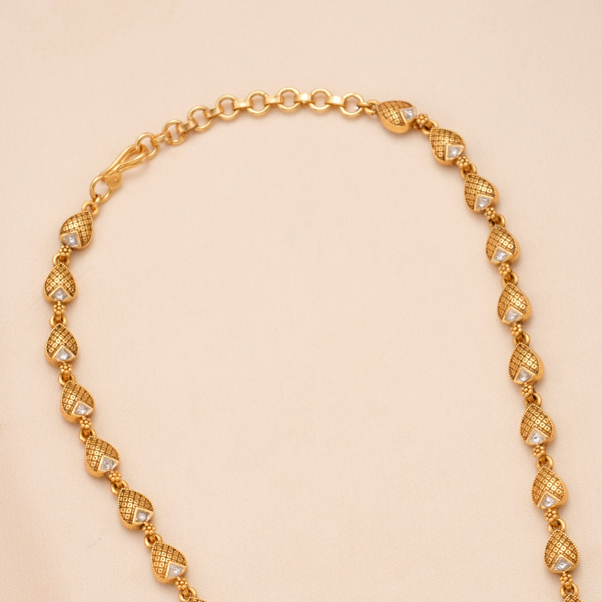 Antique Blooming Flower with Golden Drops Necklace Set