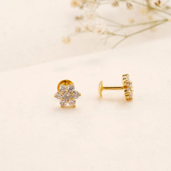 Sparkling White Stone Golden Kundan Stud