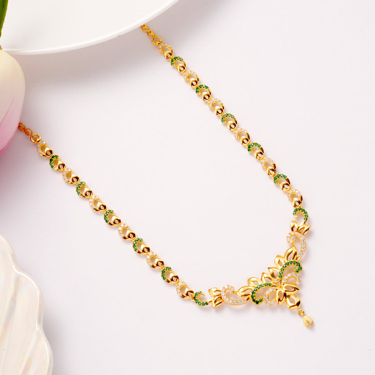 Elegant Floral Design Golden Necklace Set