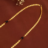 Twisted Lotus Leaf Pattern Black Beads Gold Chain