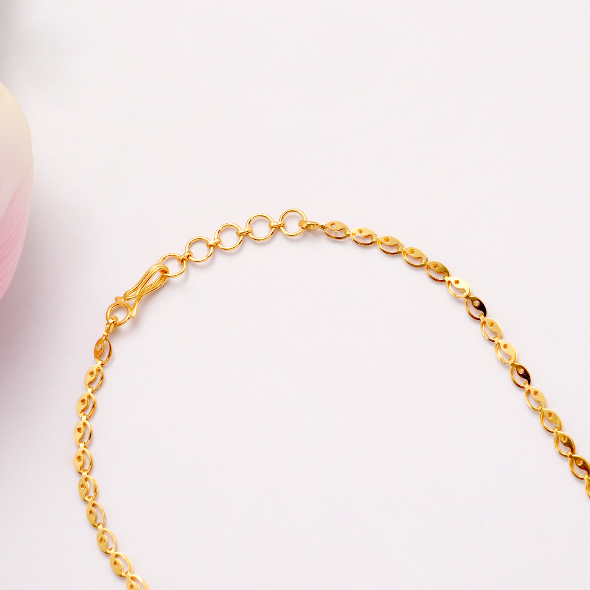 Elegant Floral Design Golden Necklace Set