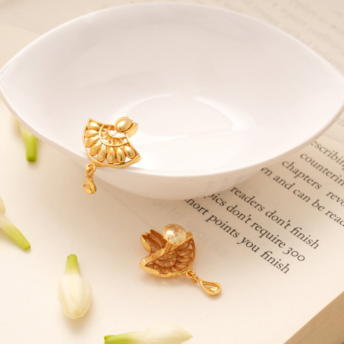 Trendy Fan Shape Design Golden Earring