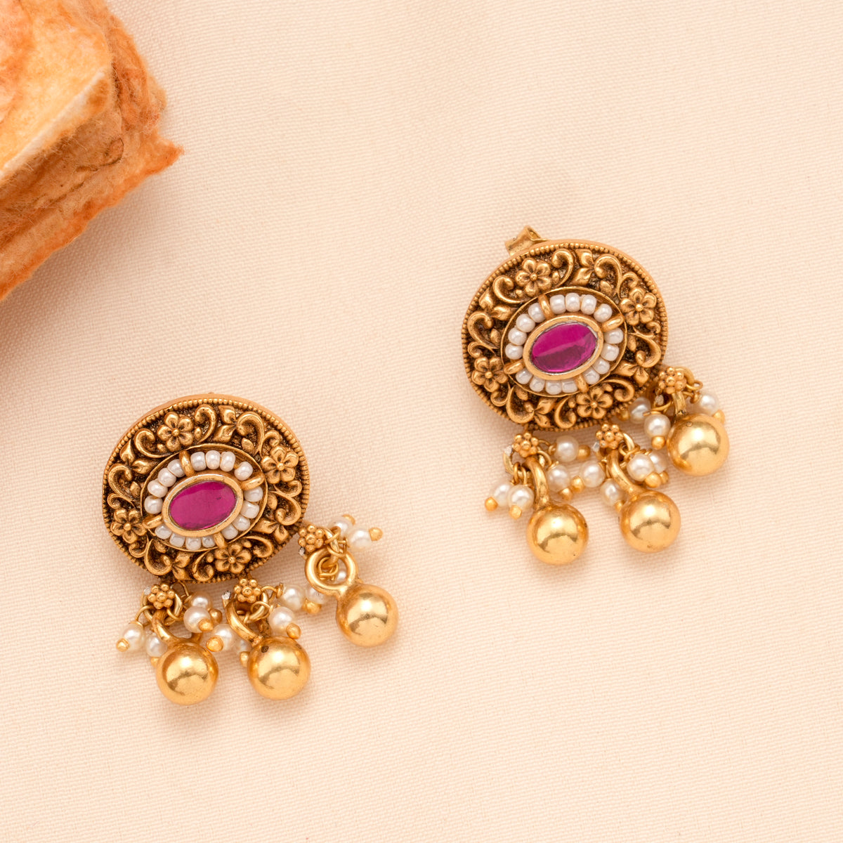 Elegant Floral Dual Layer with Golden Balls Necklace Set
