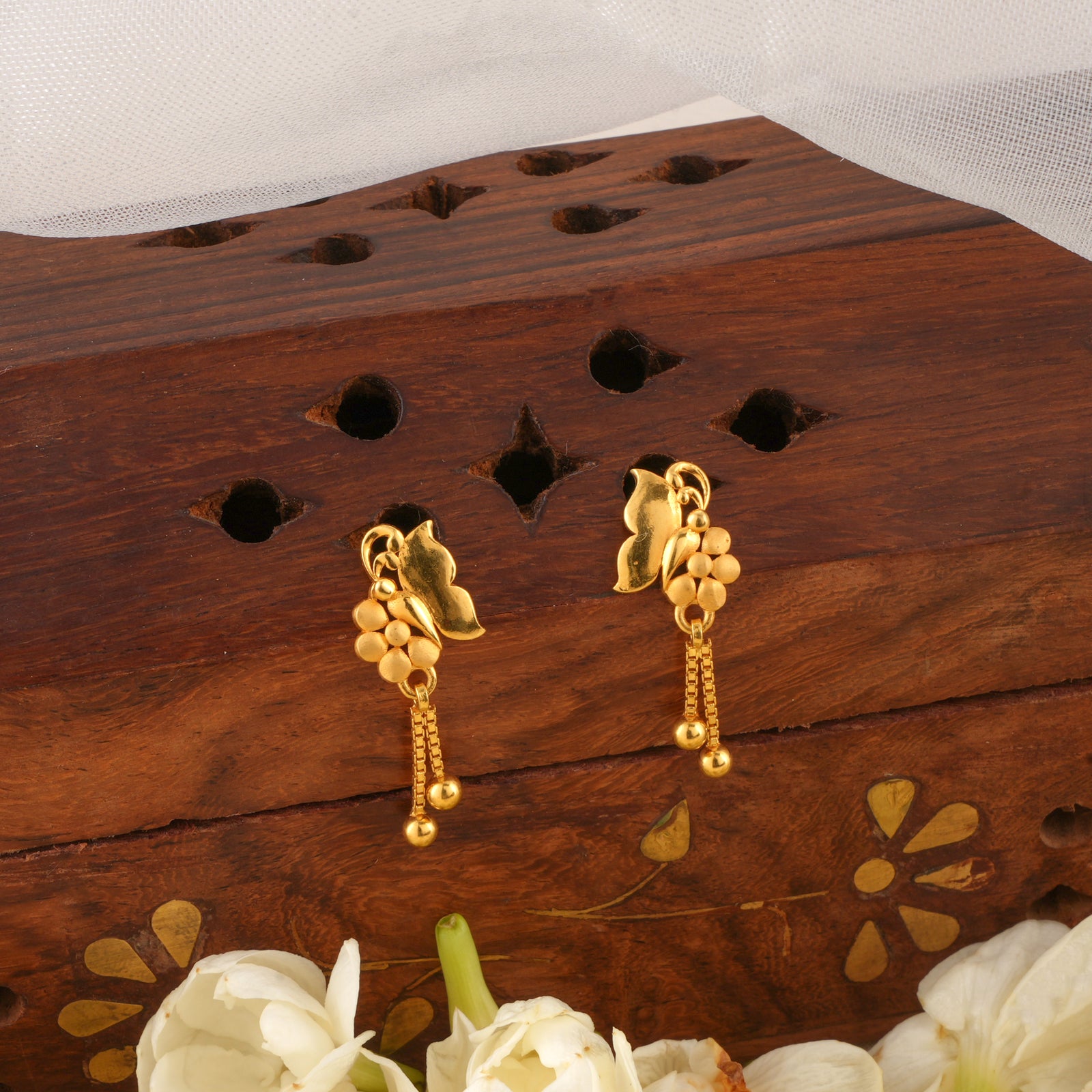 Graceful Gold Sway Drop Earrings