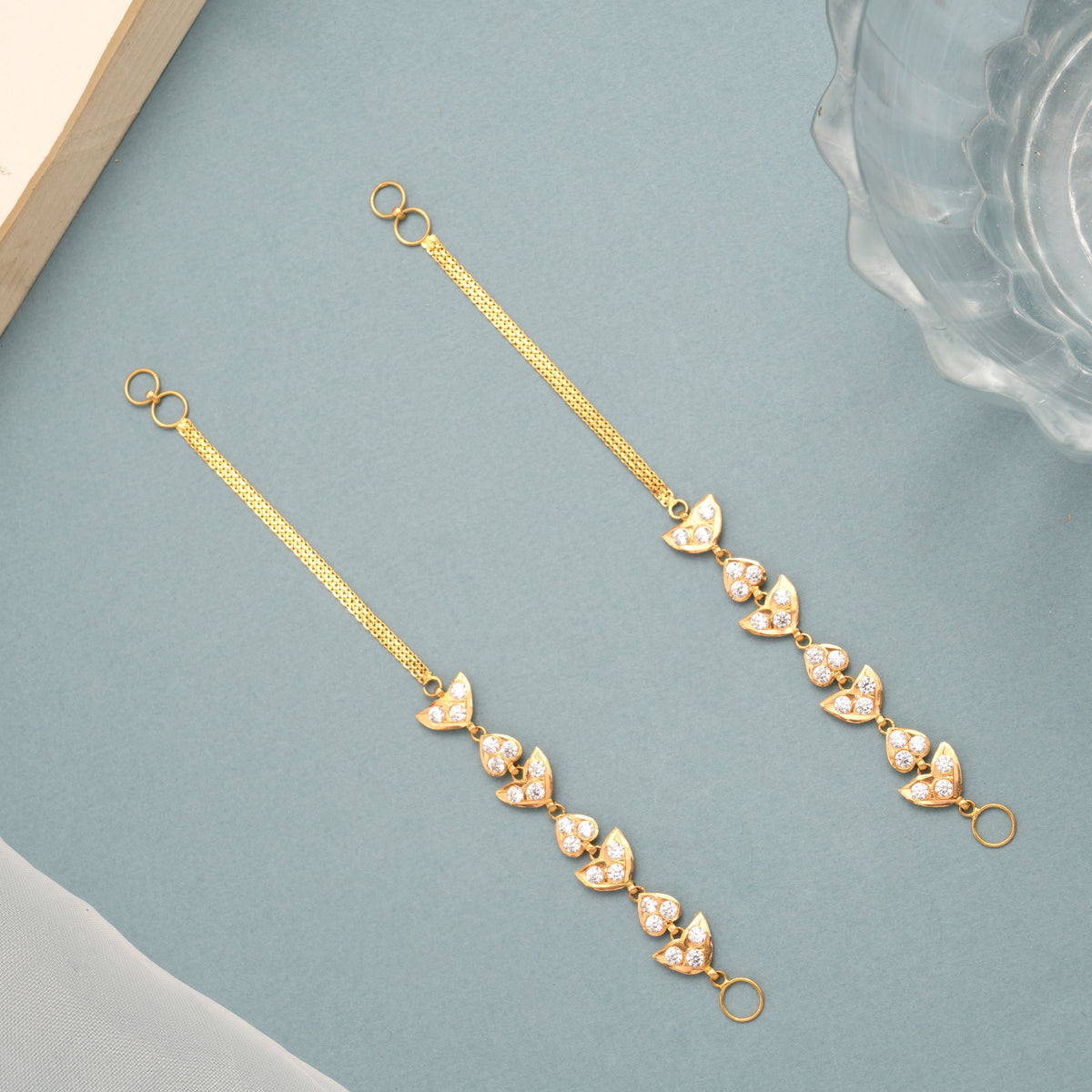 Classic White Stone with Chain Ear Mattal