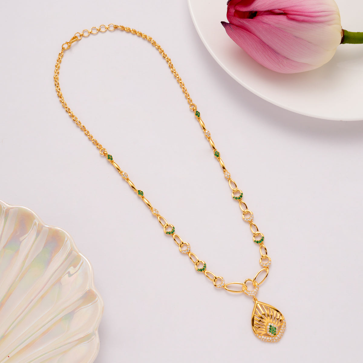 Classic Teardrop Casting Golden Necklace Set