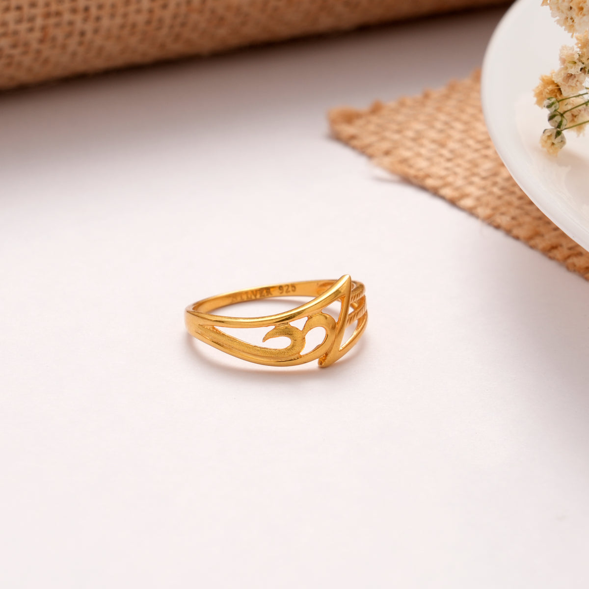 Stylish Z Pattern Golden Ring