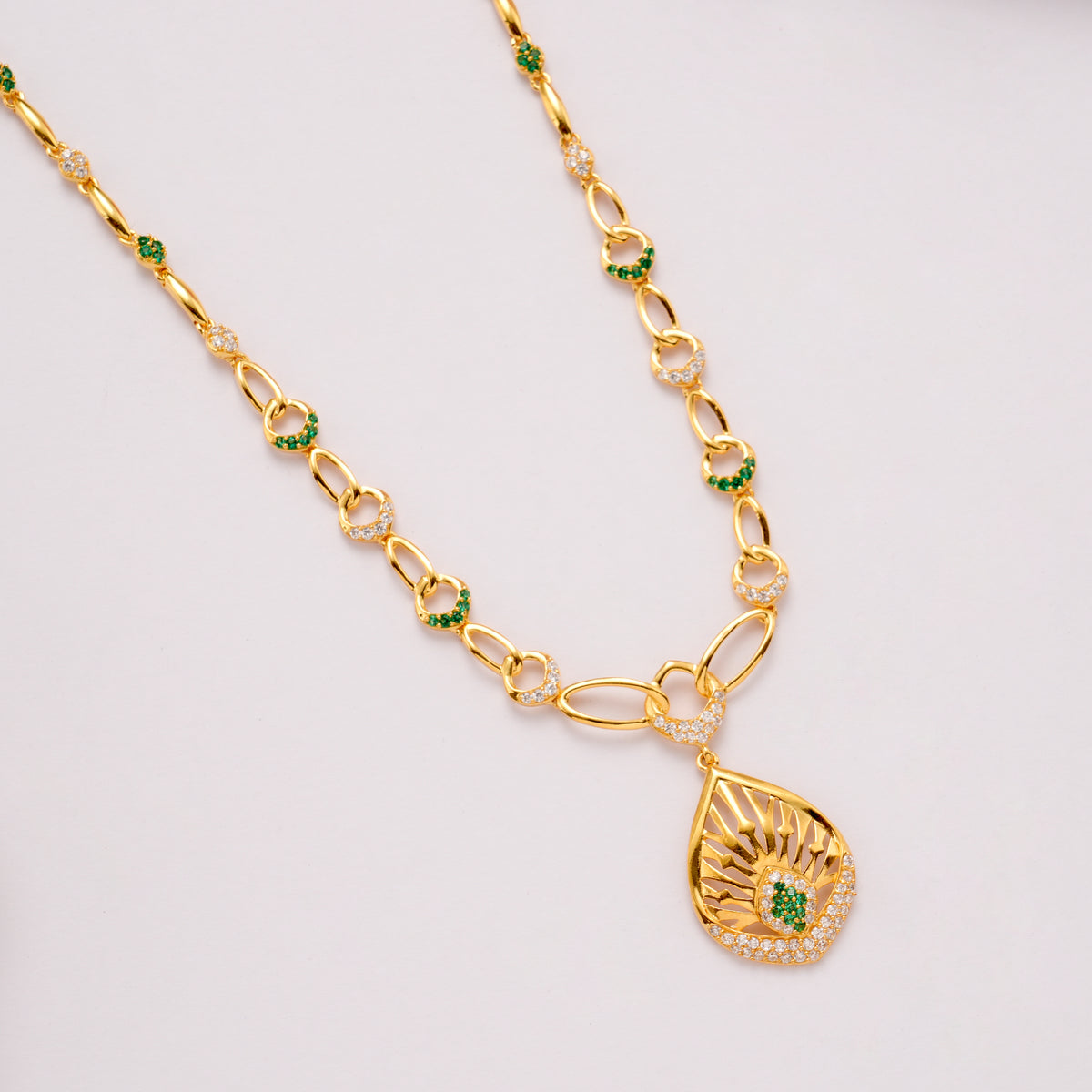 Classic Teardrop Casting Golden Necklace Set