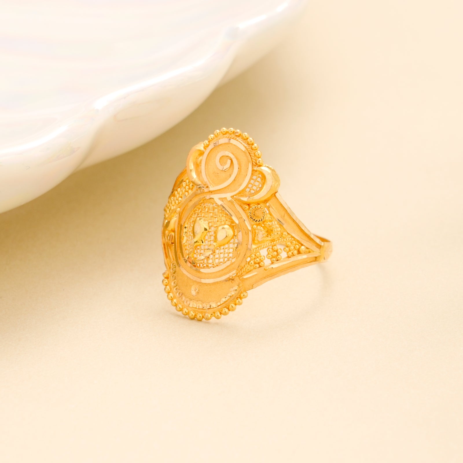 Elegant Glow Fine Detailing Gold Ring