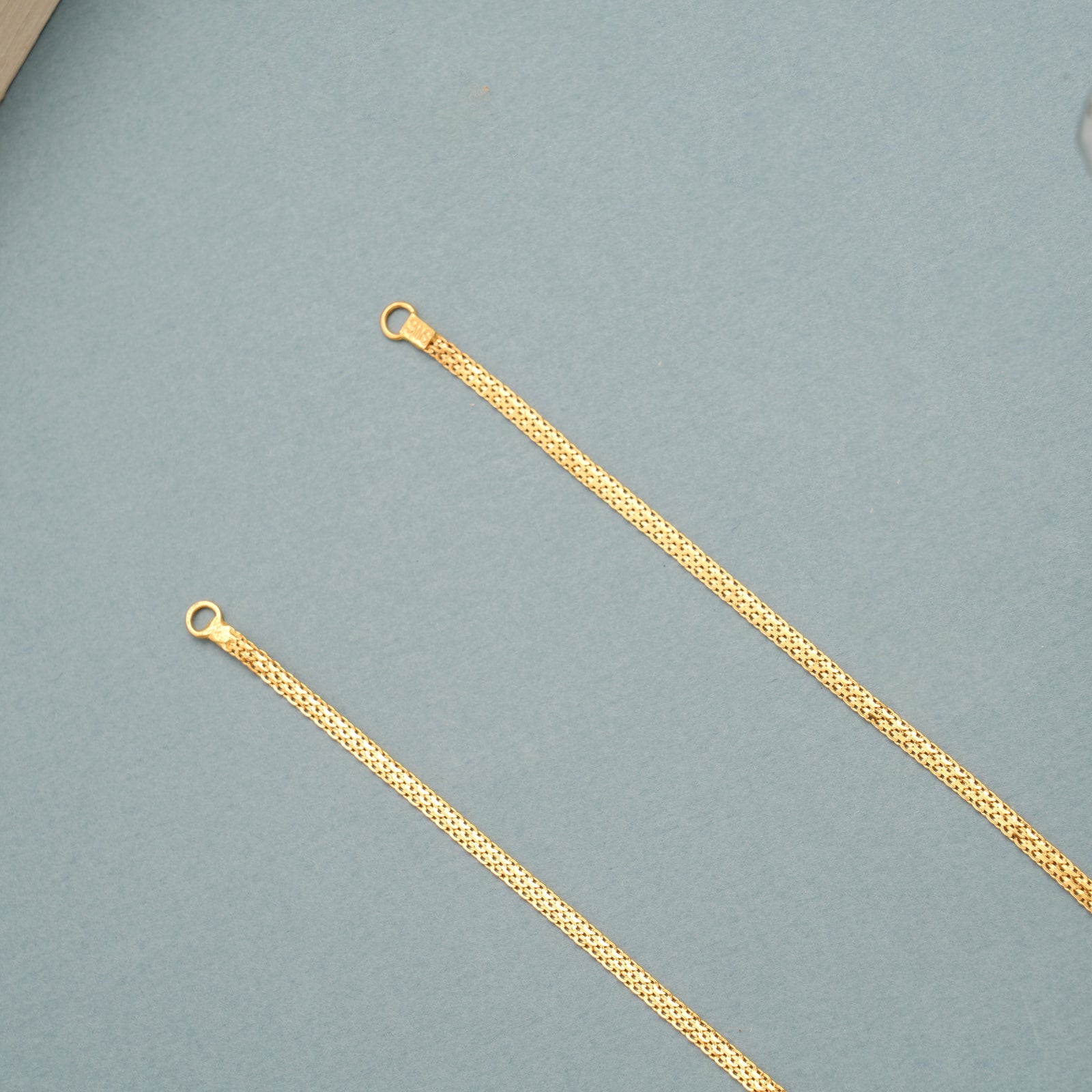 Classic Plain Chain Ear Mattal