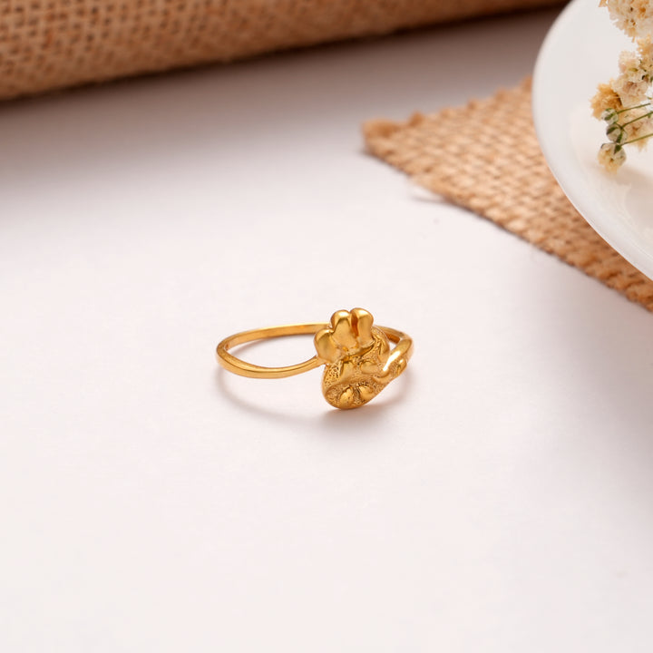 Blossom Floral and Leaf Design Golden Ring