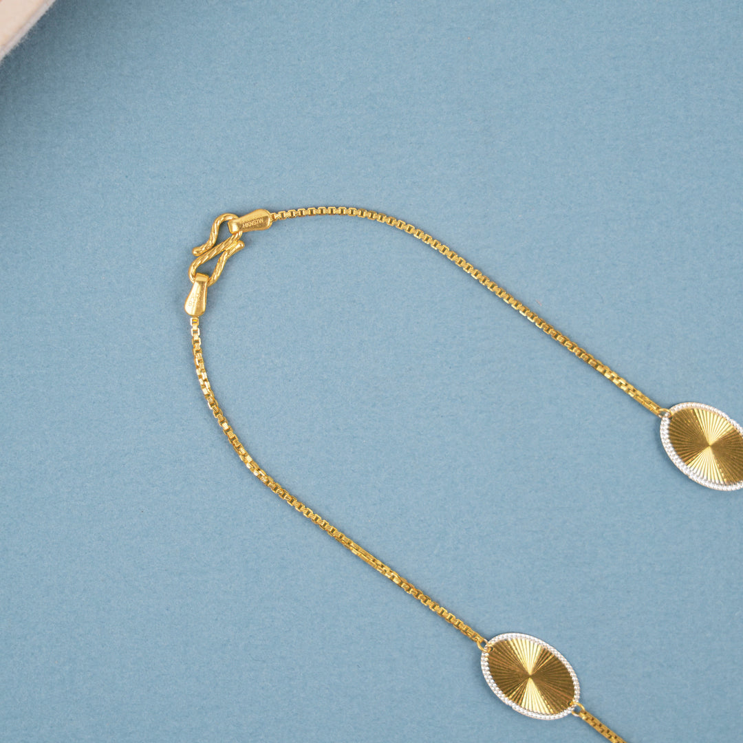 Dainty Oval Disc Pattern Gold Chain