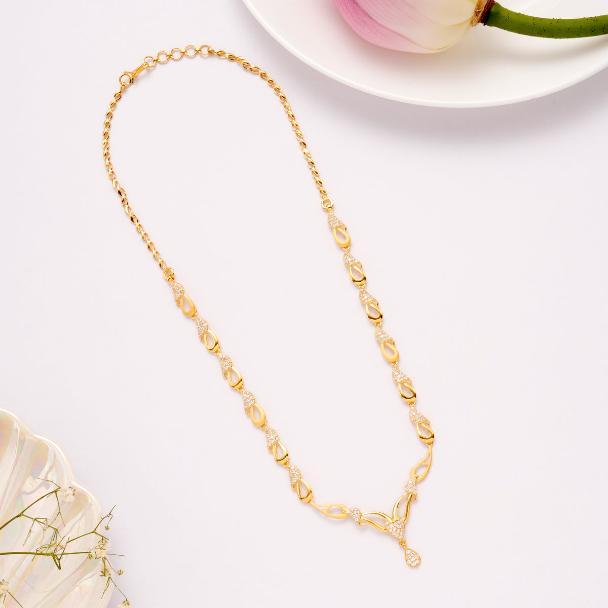 Leafy Pattern White Stone Golden Necklace Set