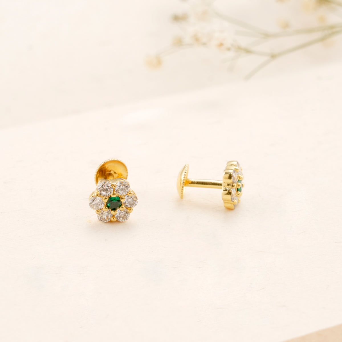 Vintage Flower Emerald Kundan Golden Stud