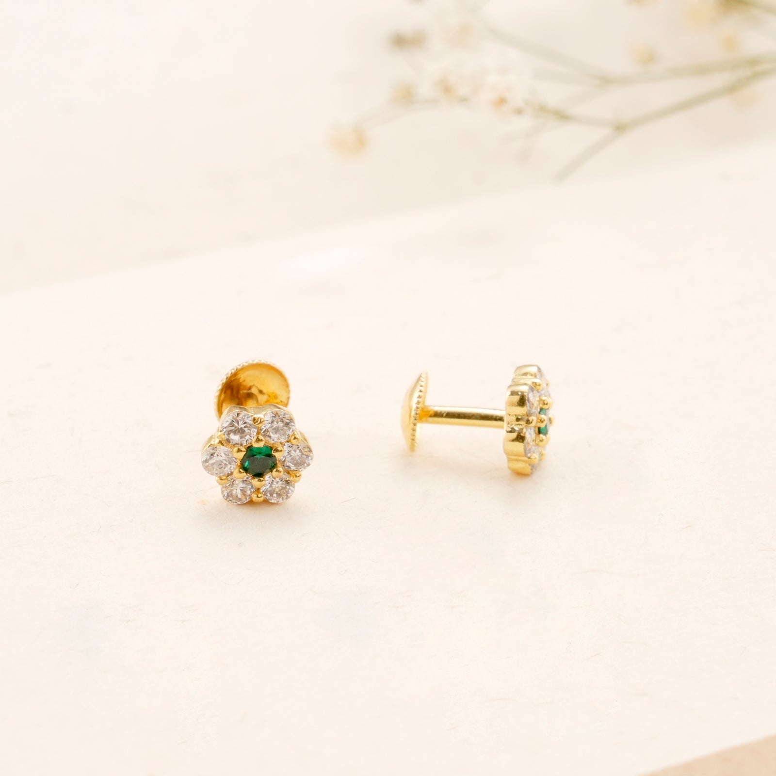 Vintage Flower Emerald Kundan Golden Stud