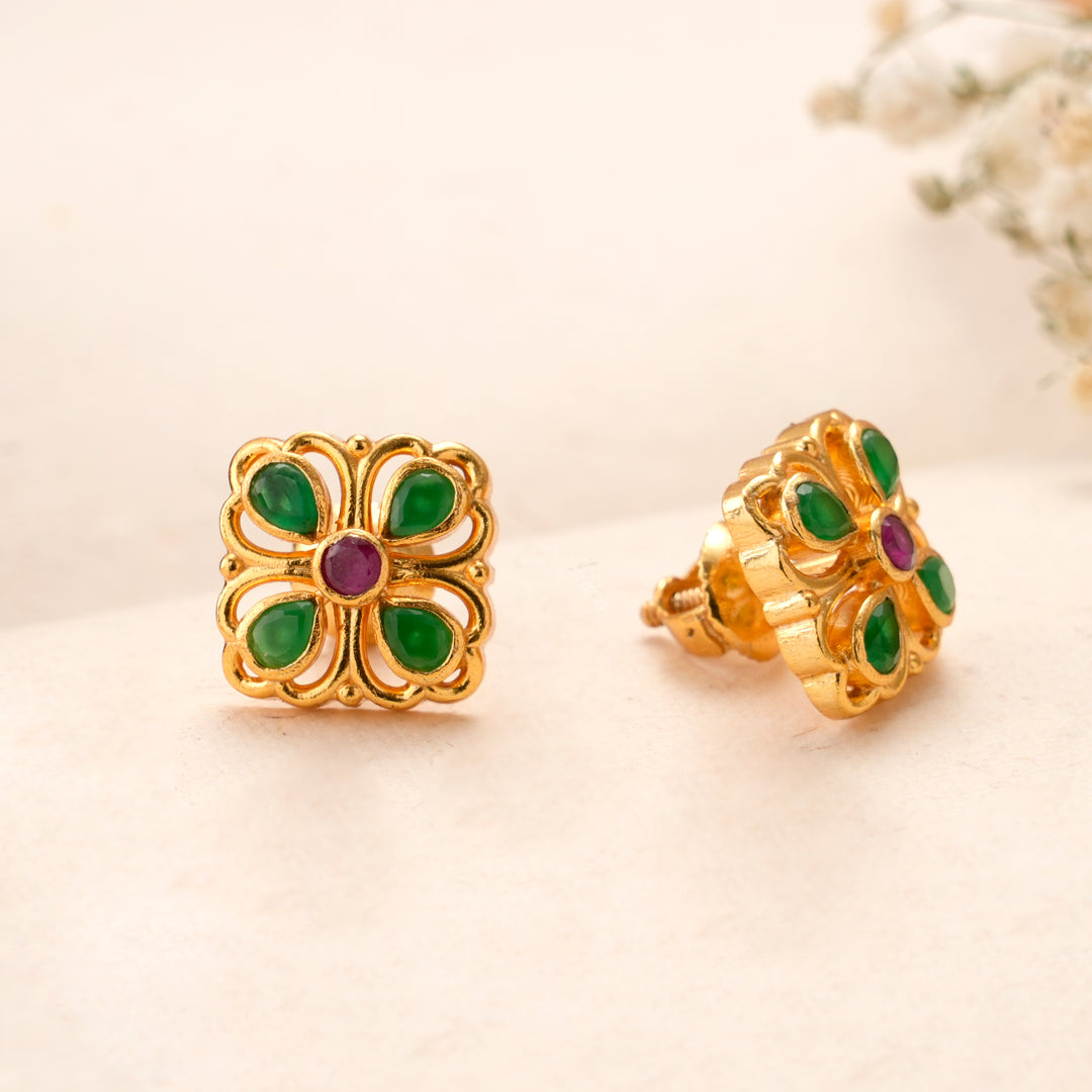Classic Floral Design Emerald Kundan Stud