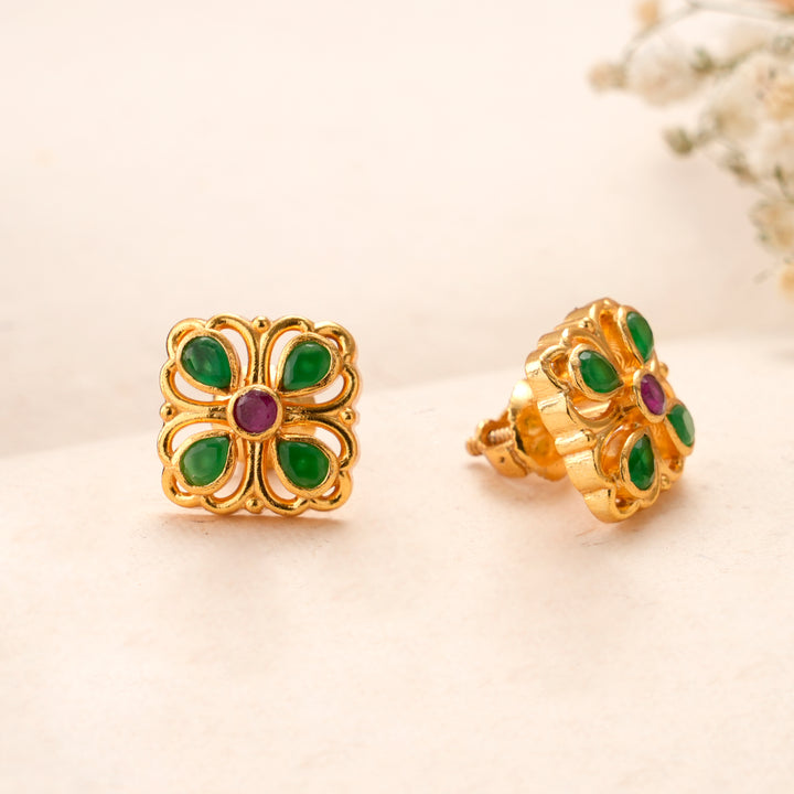 Classic Floral Design Emerald Kundan Stud