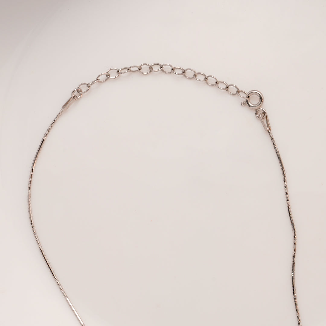 Shining Design Silver Chain