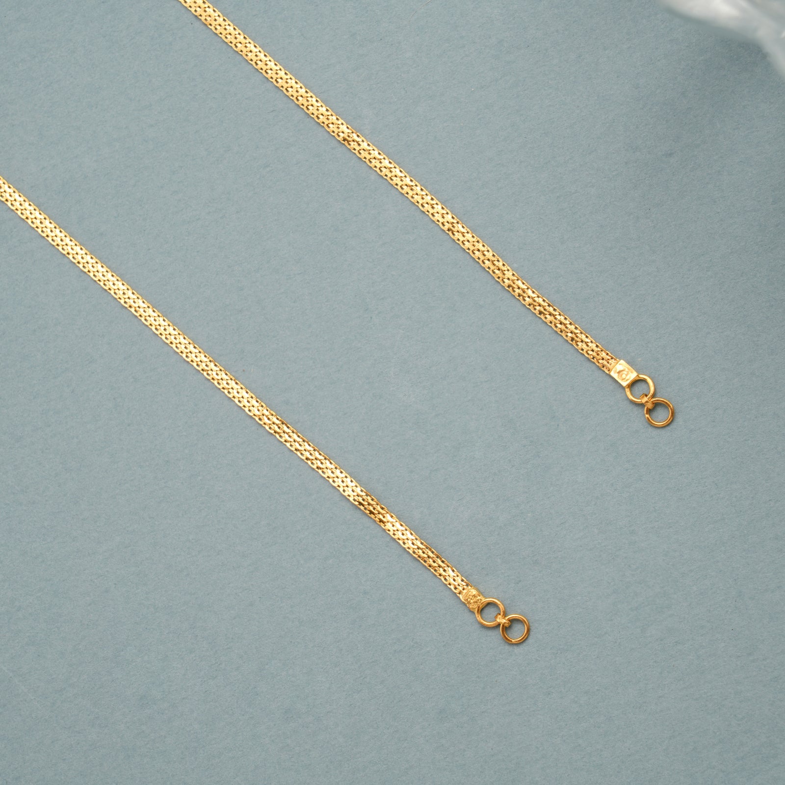 Classic Plain Chain Ear Mattal