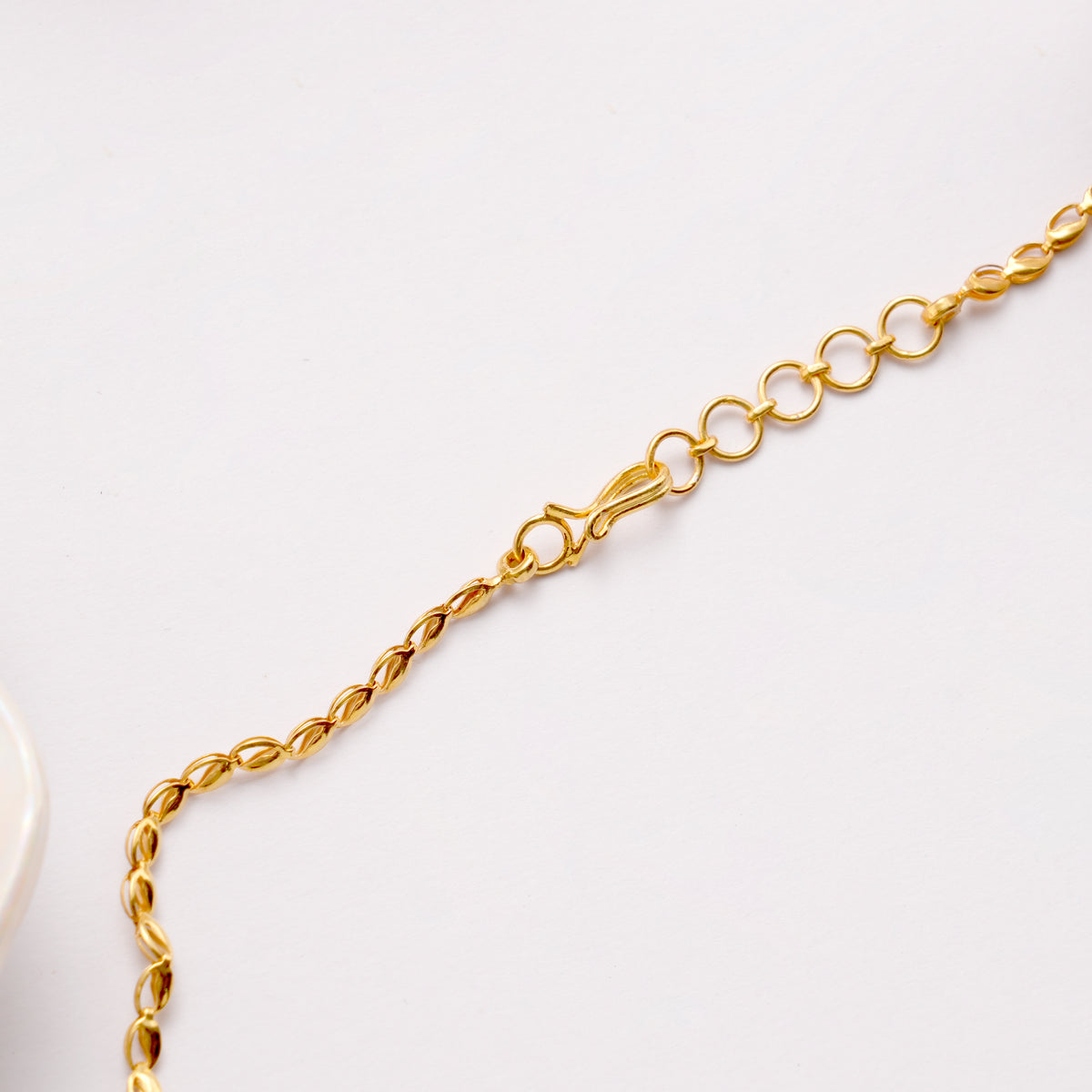 Leafy Pattern White Stone Golden Necklace Set