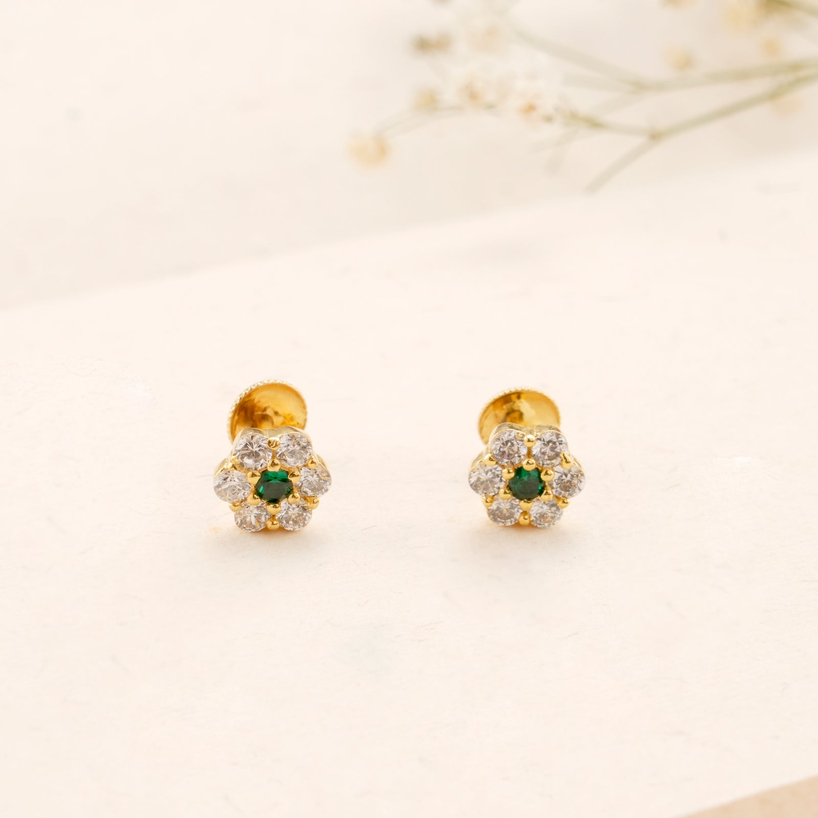 Vintage Flower Emerald Kundan Golden Stud