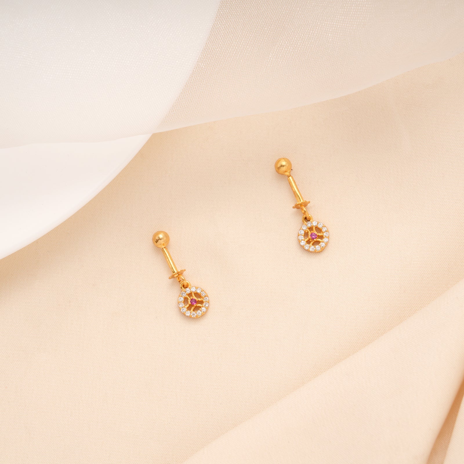 Classic Circular Pattern Golden Stone Koppu