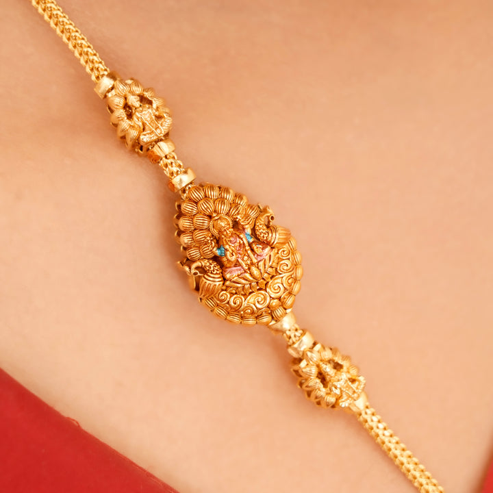 Radiant Pattern Silver Lakshmi Mugappu Chain