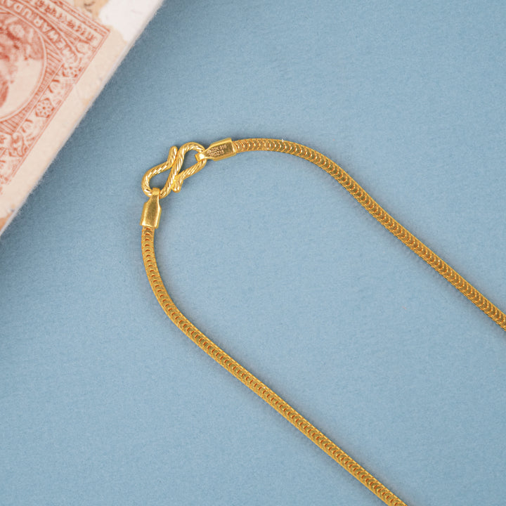 Stylish Sleek Design Gold Chain for Women