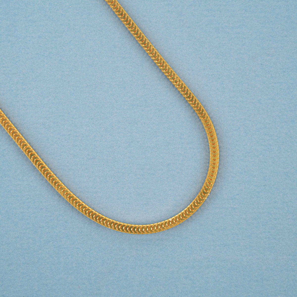 Stylish Sleek Design Gold Chain for Women