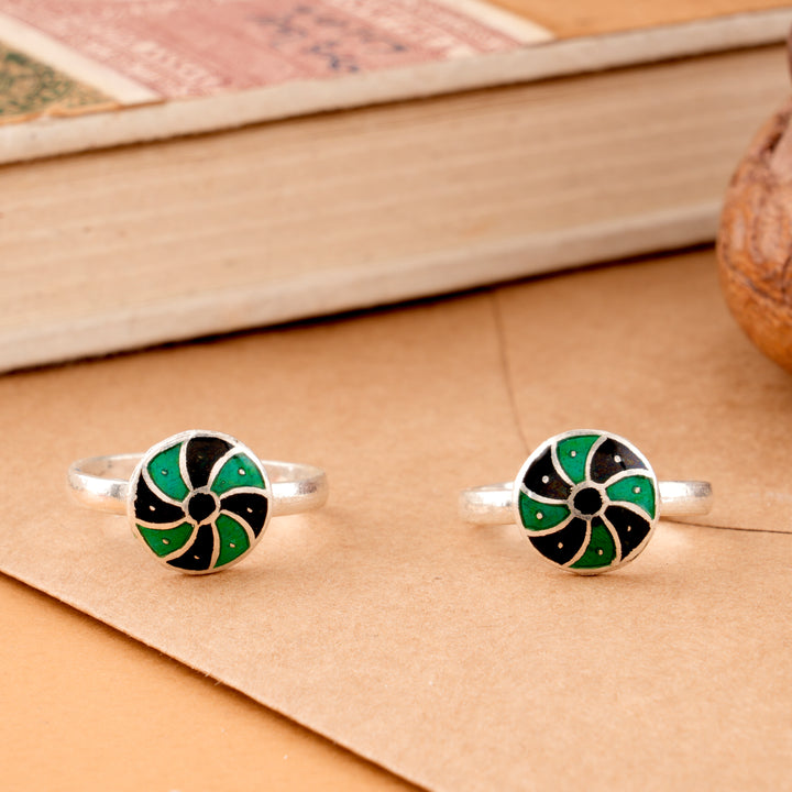Elegant Spiral Enamel Silver Toe Ring