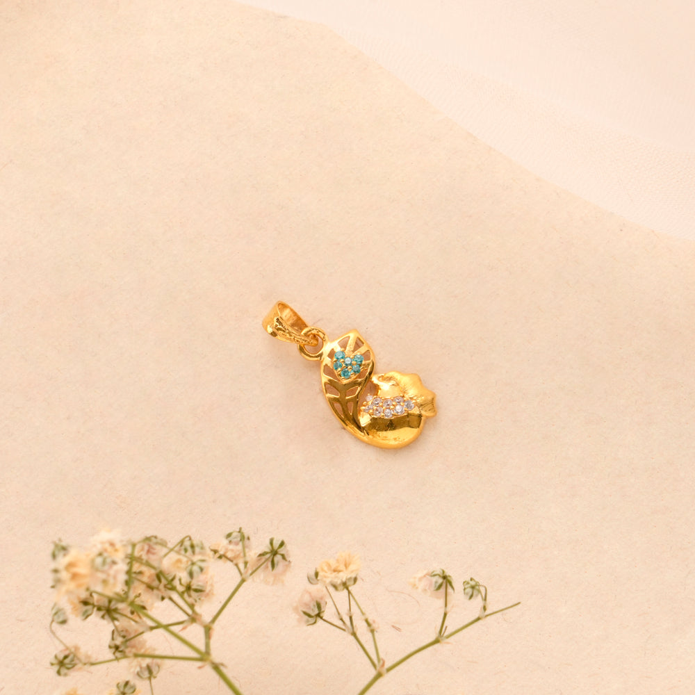 Classic Leafy Design Golden Pendant