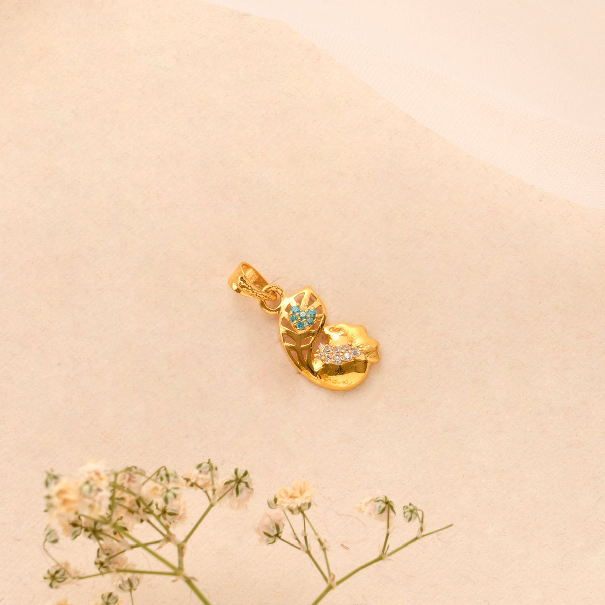 Classic Leafy Design Golden Pendant