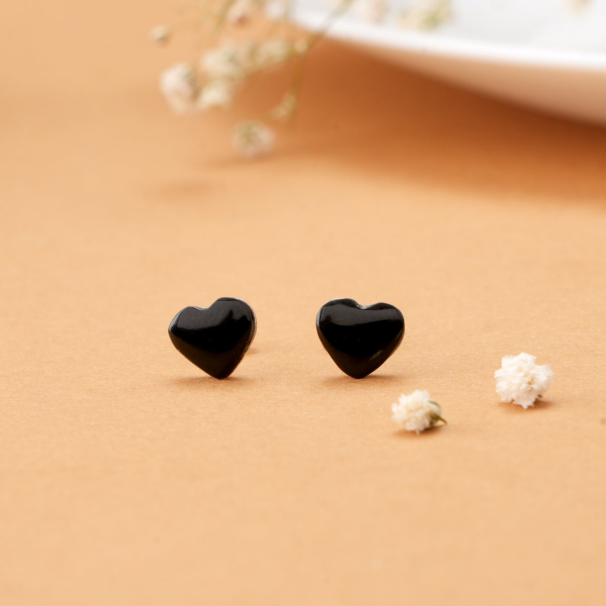 Trendy Black Heart Silver Stud
