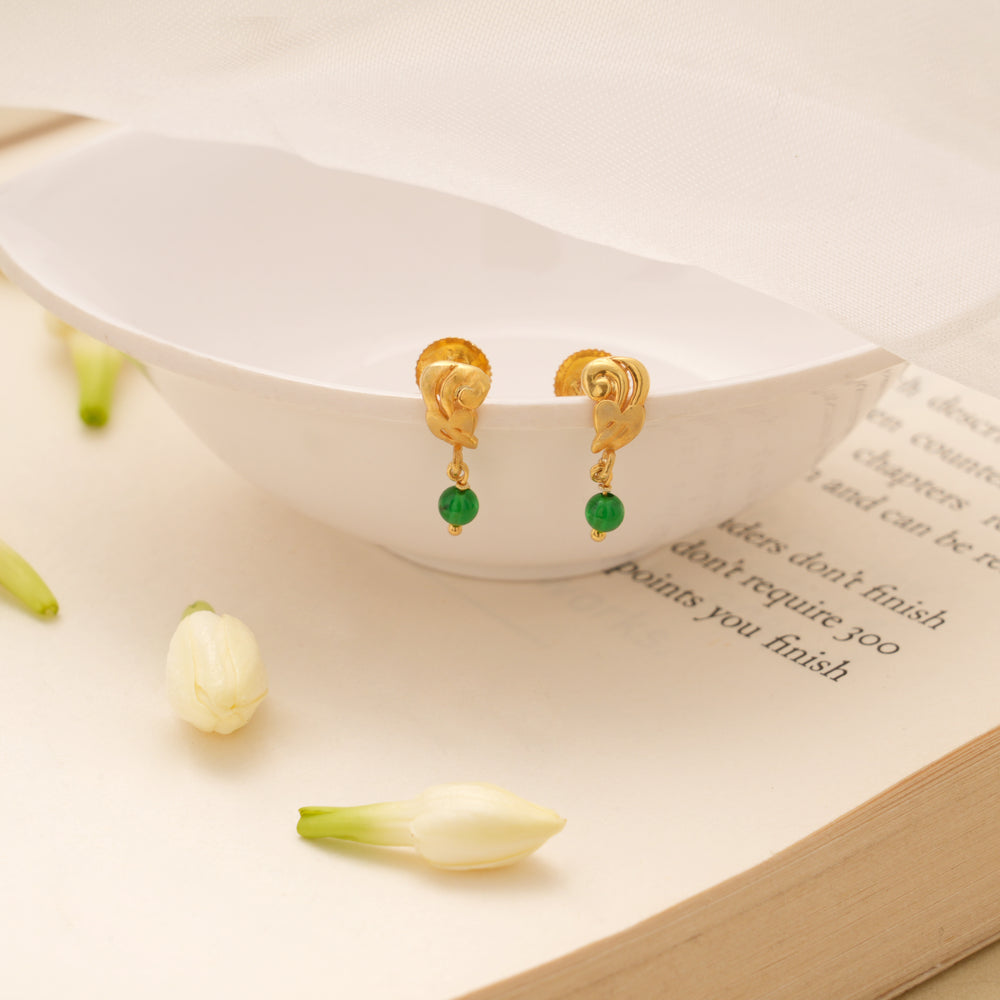 Tiny Charm Leaf Design Golden Earring