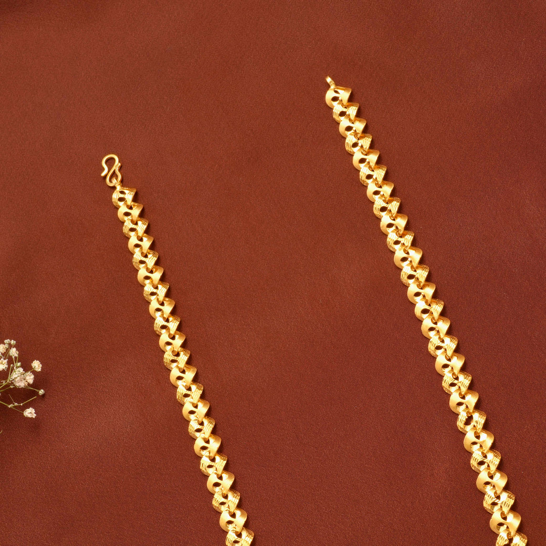 Trendy Glittering Gold Chain for Men