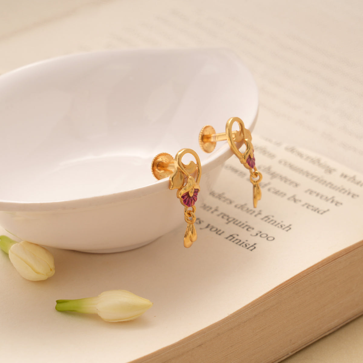 Delicate Leaf Design Golden Earring