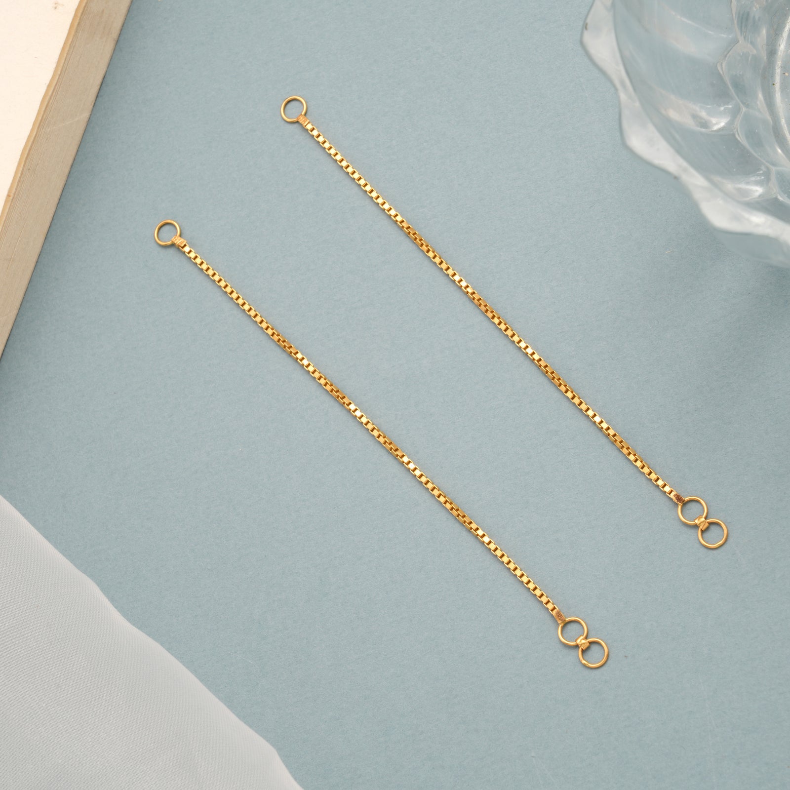 Classic Box Chain Gold Ear Mattal