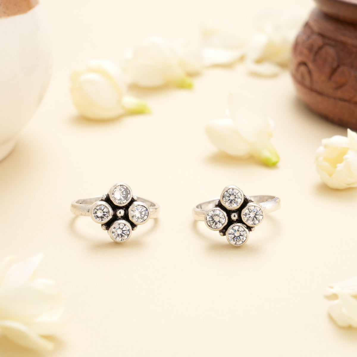 Classic Spark Floral Silver Toe Ring